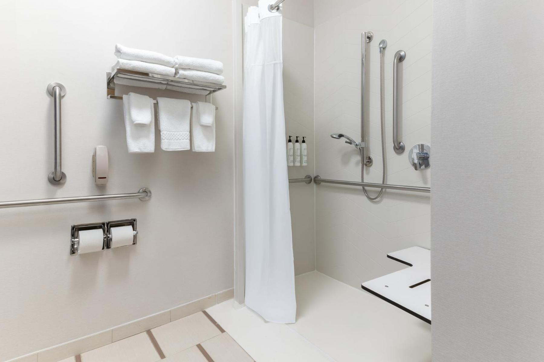 Fairfield Inn And Suites By Marriott Cincinnati Eastgate Exteriör bild
